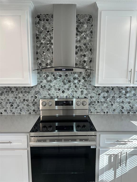 409 Hanbee Street Richardson, TX 75080 - Photo 5 of 18 a view of a stove top oven