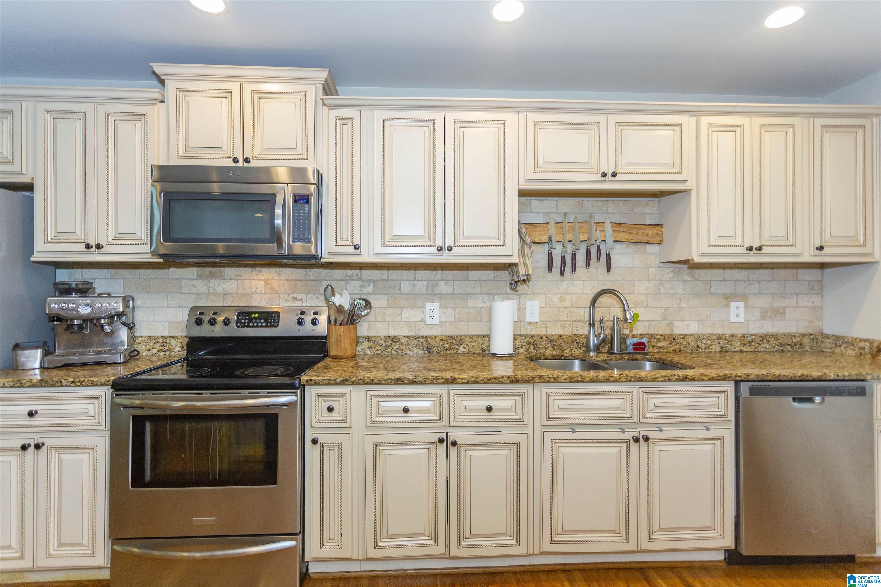 912 Ivawood Road Birmingham, AL 35210 - Photo 8 of 44