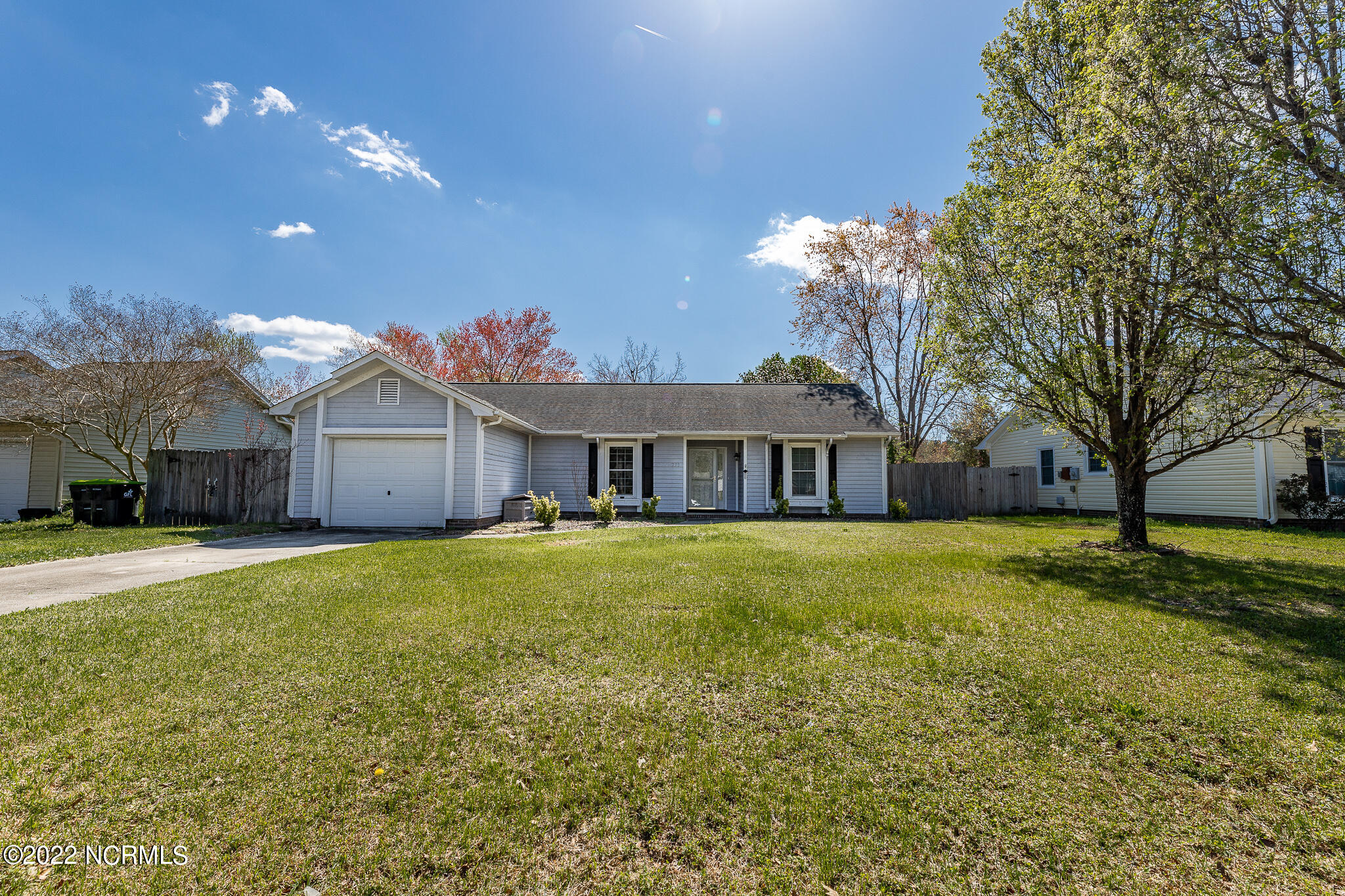 233 Raintree Road Jacksonville, NC 28540 - Photo 2 of 27 002-15