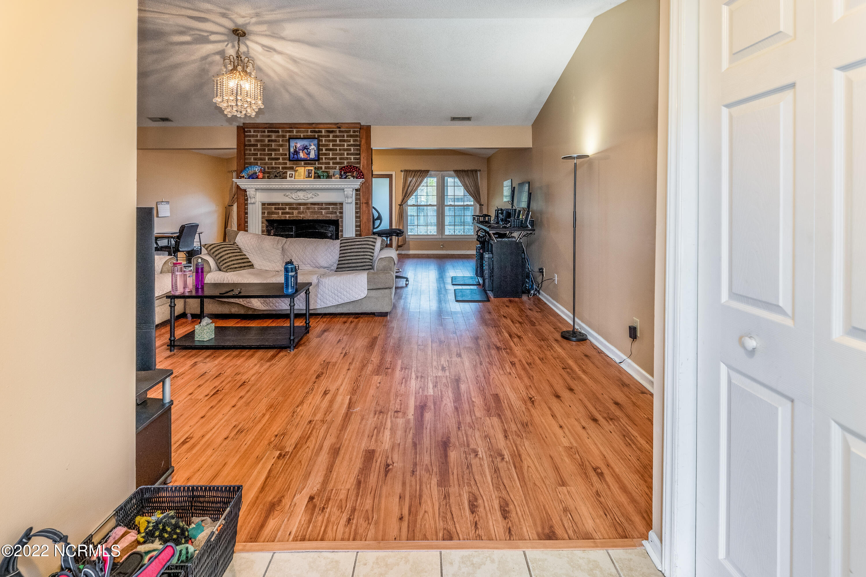 233 Raintree Road Jacksonville, NC 28540 - Photo 4 of 27 005-13