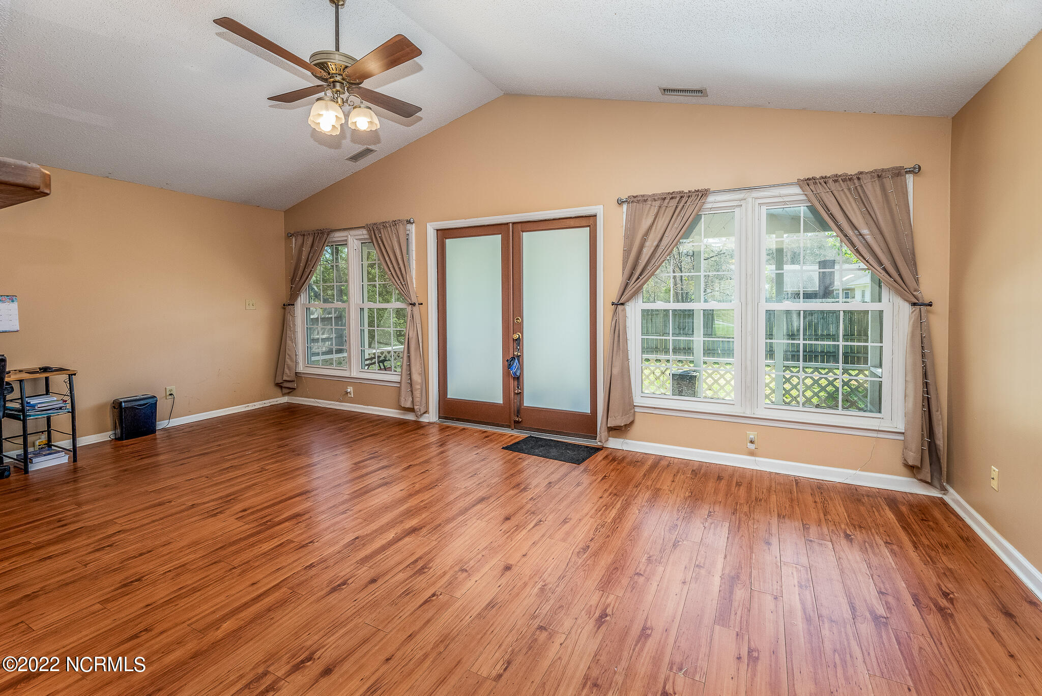 233 Raintree Road Jacksonville, NC 28540 - Photo 9 of 27 009-12
