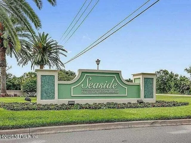 a view of a tennis court