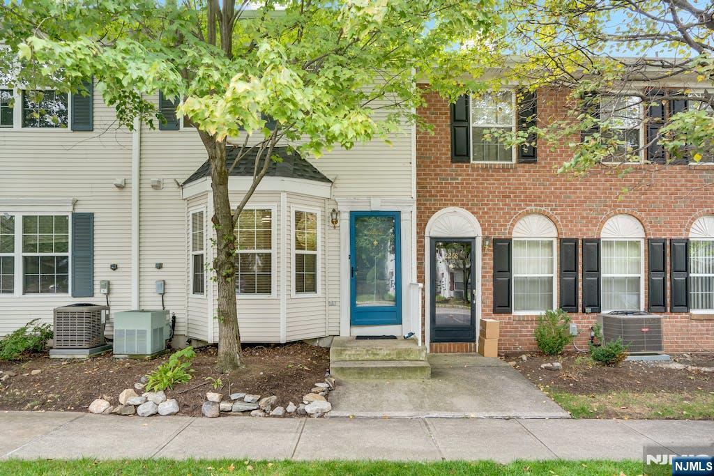 2269 Nash Court Mahwah, NJ 07430 - Photo 2 of 39