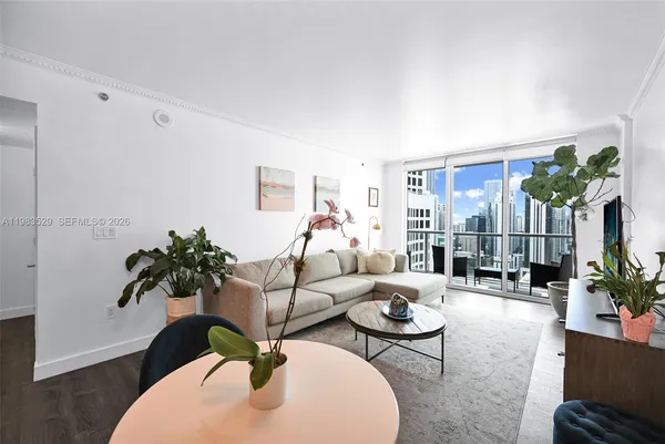 $3,400 | 55 Southeast 6th Street, Unit 3404, Miami, FL 33131