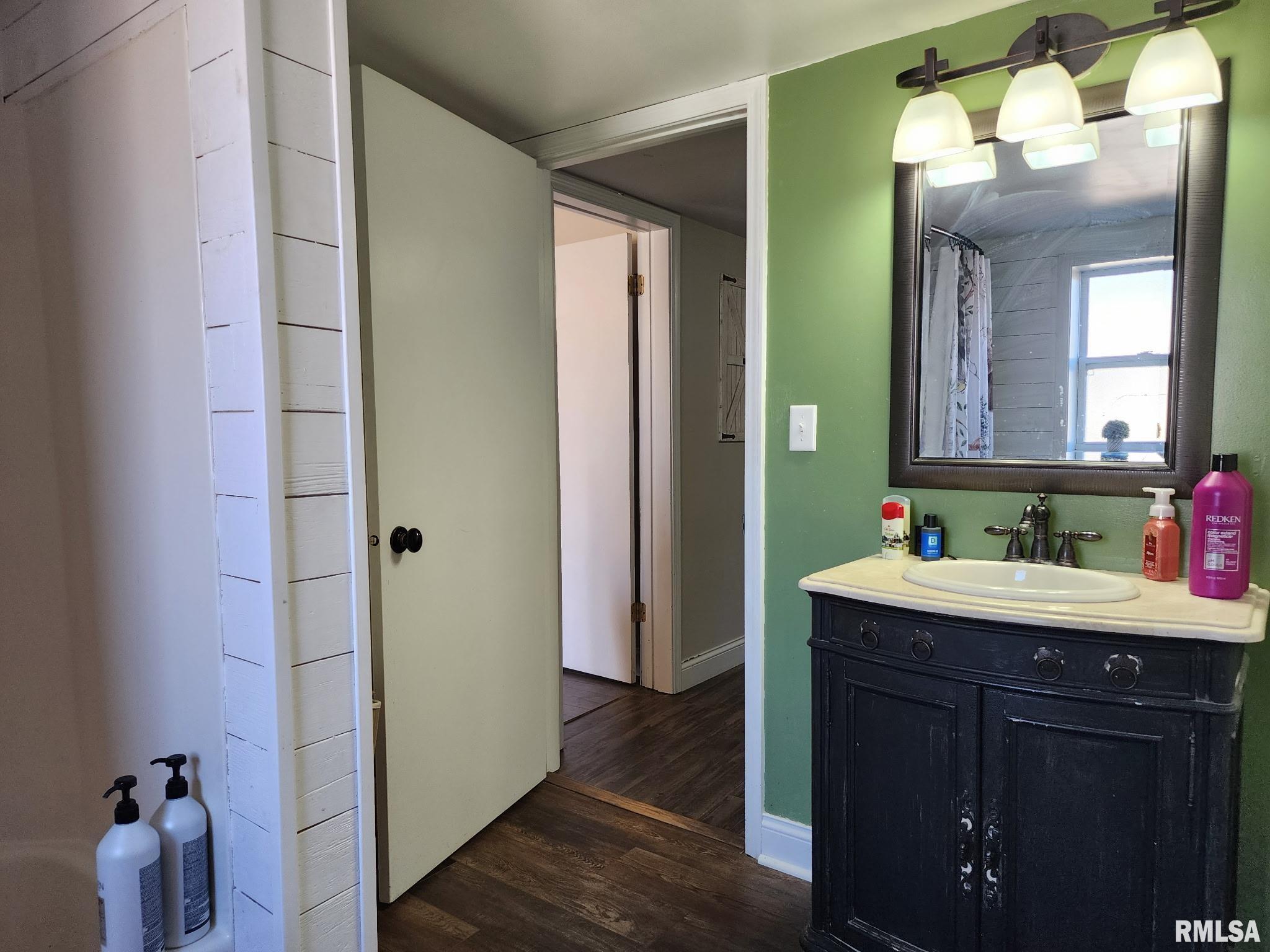201 Washington Street Athens, IL 62613 - Photo 21 of 37 Gallery Image 21