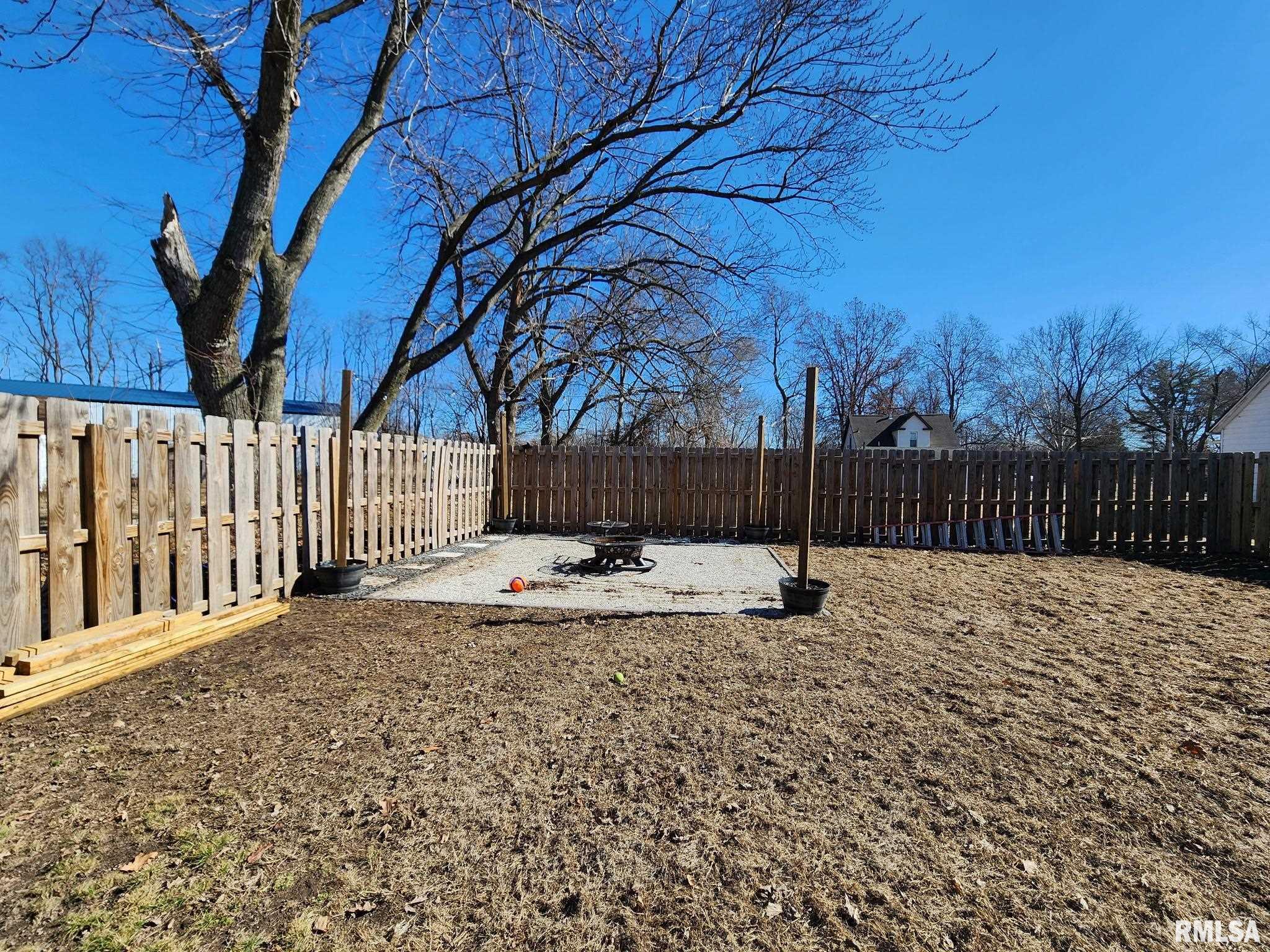 201 Washington Street Athens, IL 62613 - Photo 26 of 37 Gallery Image 26
