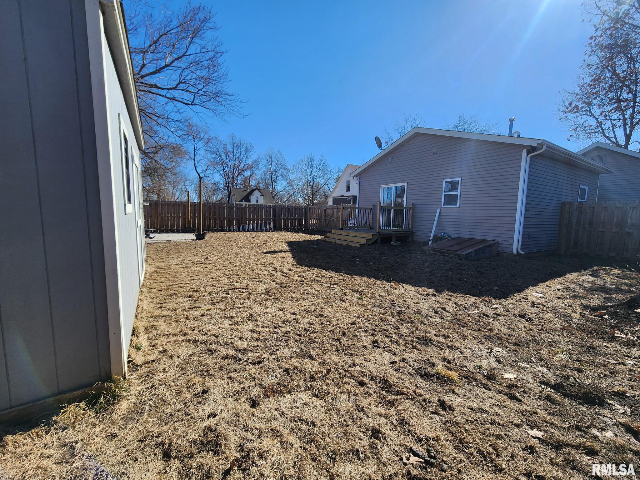 201 Washington Street Athens, IL 62613 - Photo 27 of 37 Gallery Image 27