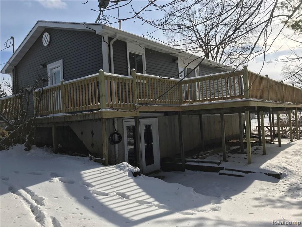 6301 Bennett Lake Road Fenton, MI 48430 - Photo 3 of 17