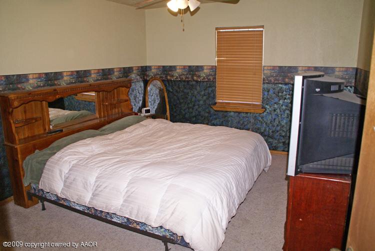 12200 T-O Road Amarillo, TX 79118 - Photo 10 of 24 Master bedroom