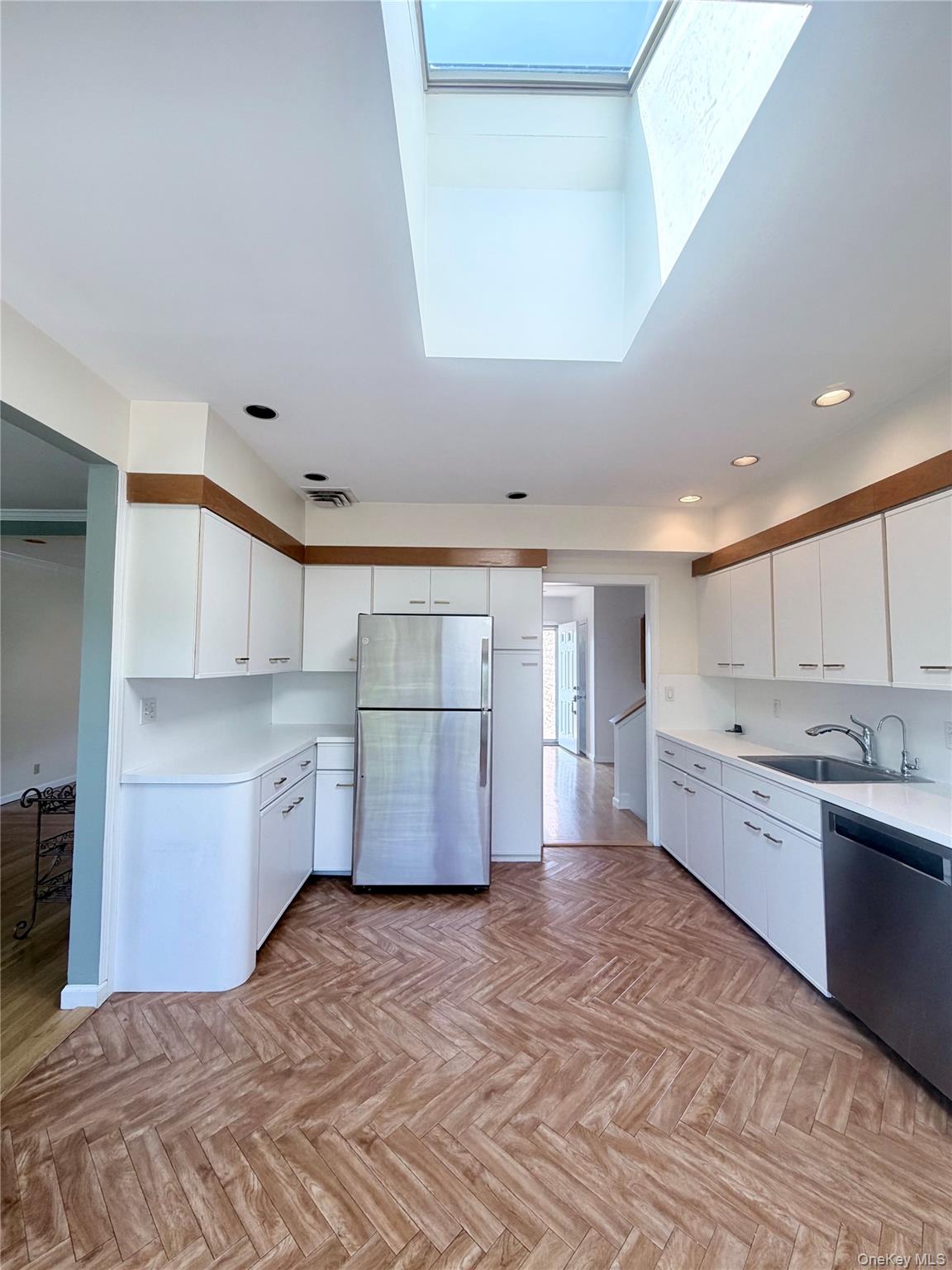 821 Channel Road Lido Beach, NY 11561 - Photo 7 of 22 Gallery Image 7