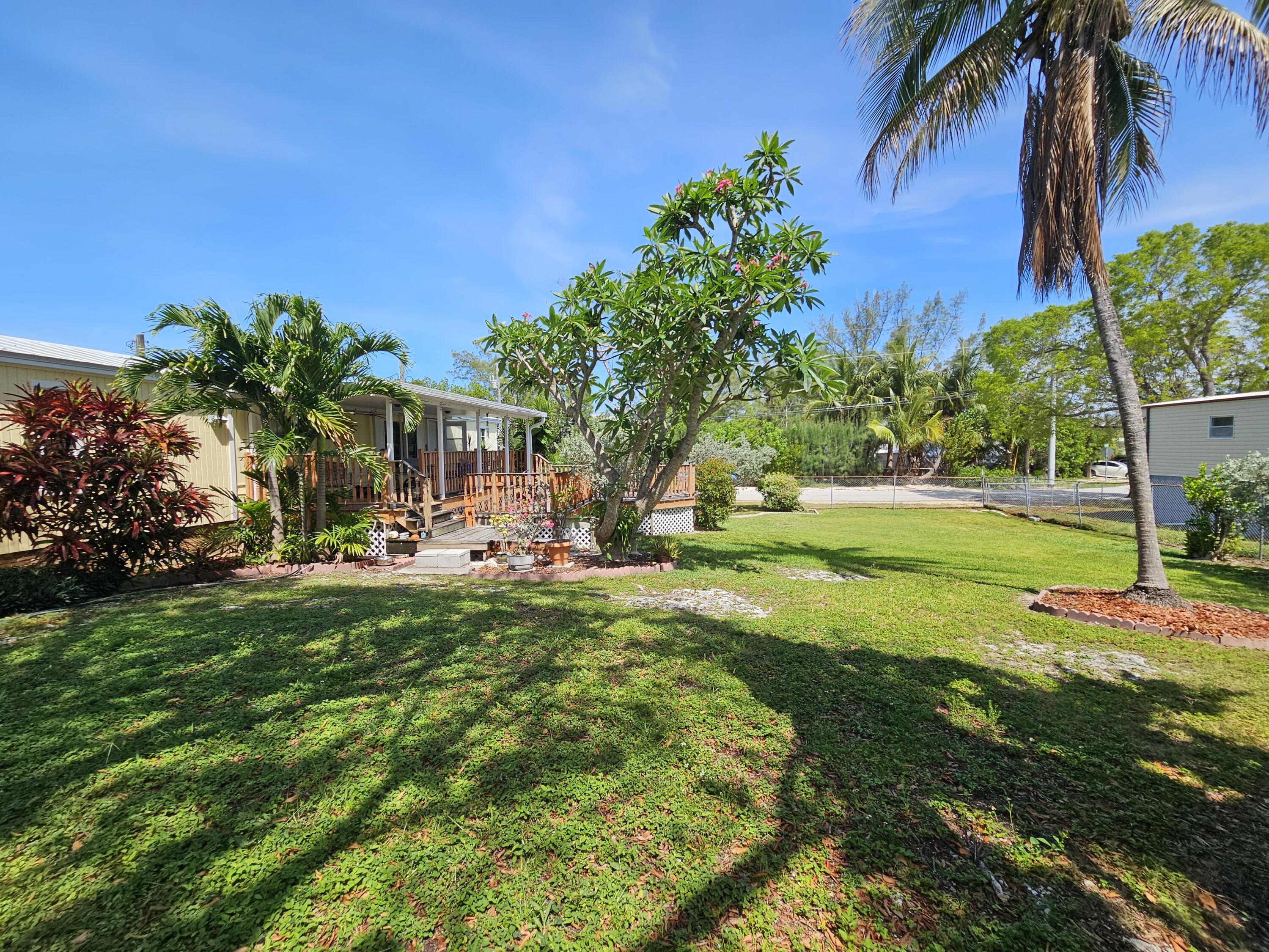 917 Plantation Road Key Largo, FL 33037 - Photo 23 of 31 Large Yard