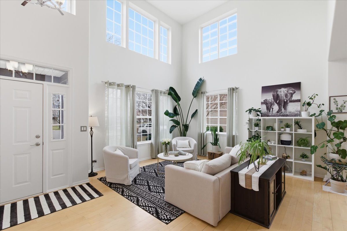 1975 Merlot Court Wheeling, IL 60090 - Photo 2 of 25