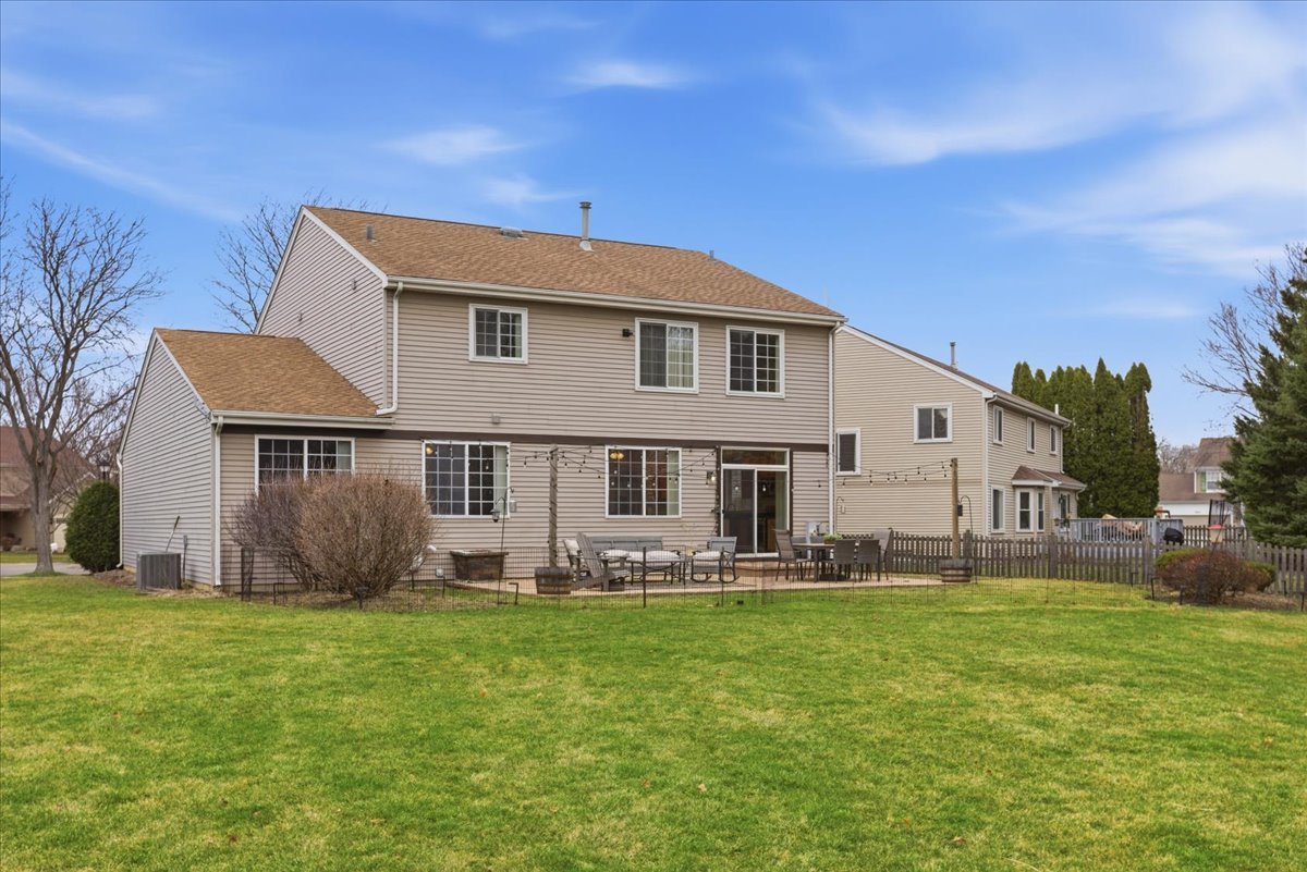 1975 Merlot Court Wheeling, IL 60090 - Photo 22 of 25