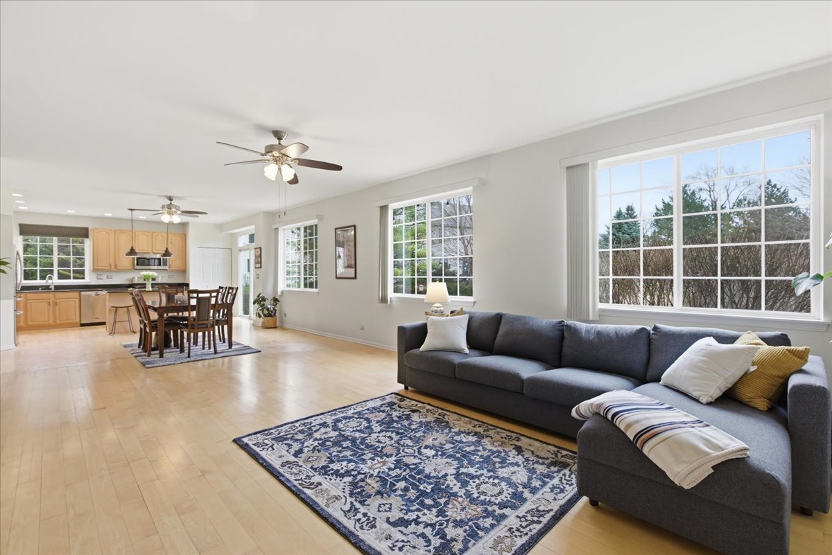 1975 Merlot Court Wheeling, IL 60090 - Photo 9 of 25