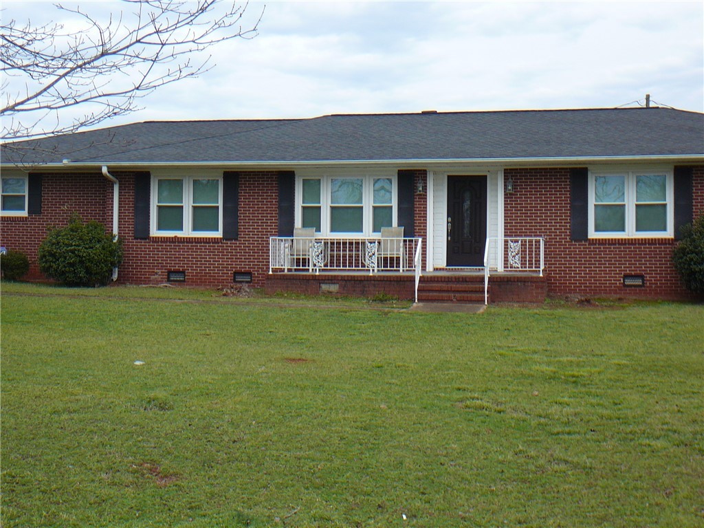 229 Broadway Lake Road Anderson, SC 29621 - Photo 2 of 10 Gallery Image 2