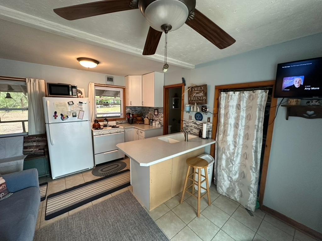 4325 Lake Mildred Road, Unit 6 Rhinelander, WI 54501 - Photo 5 of 10 Gallery Image 5