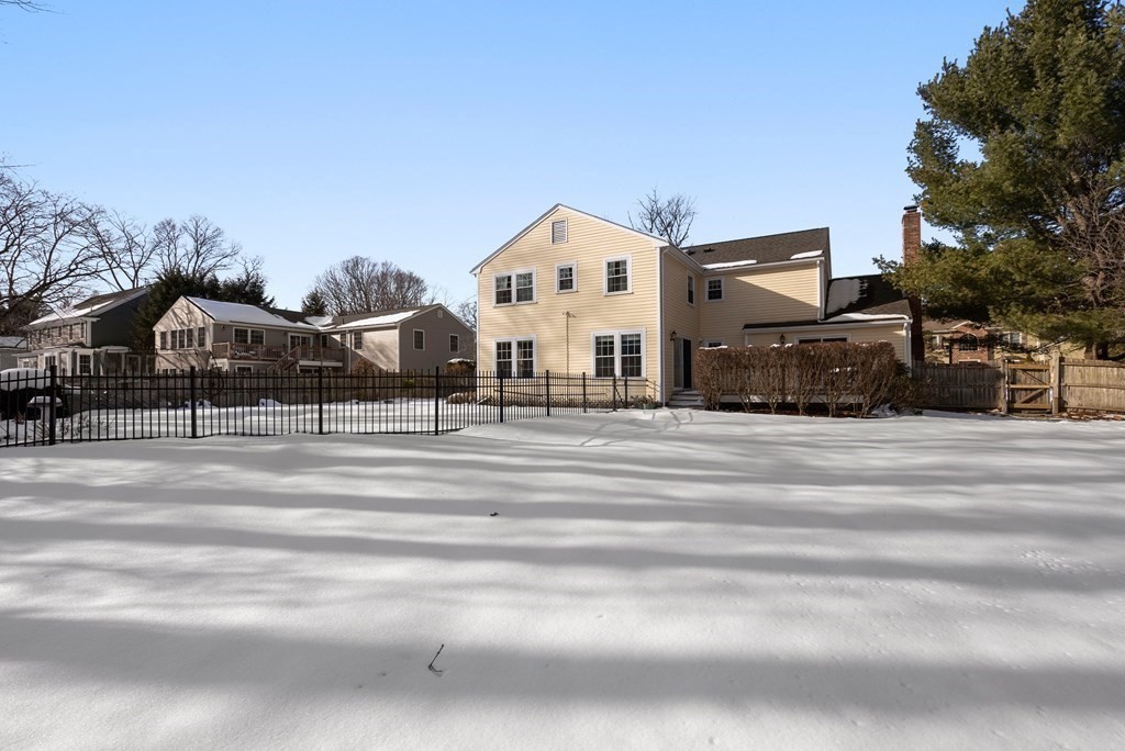 53 Cottonwood Road Wellesley, MA 02482 - Photo 2 of 33
