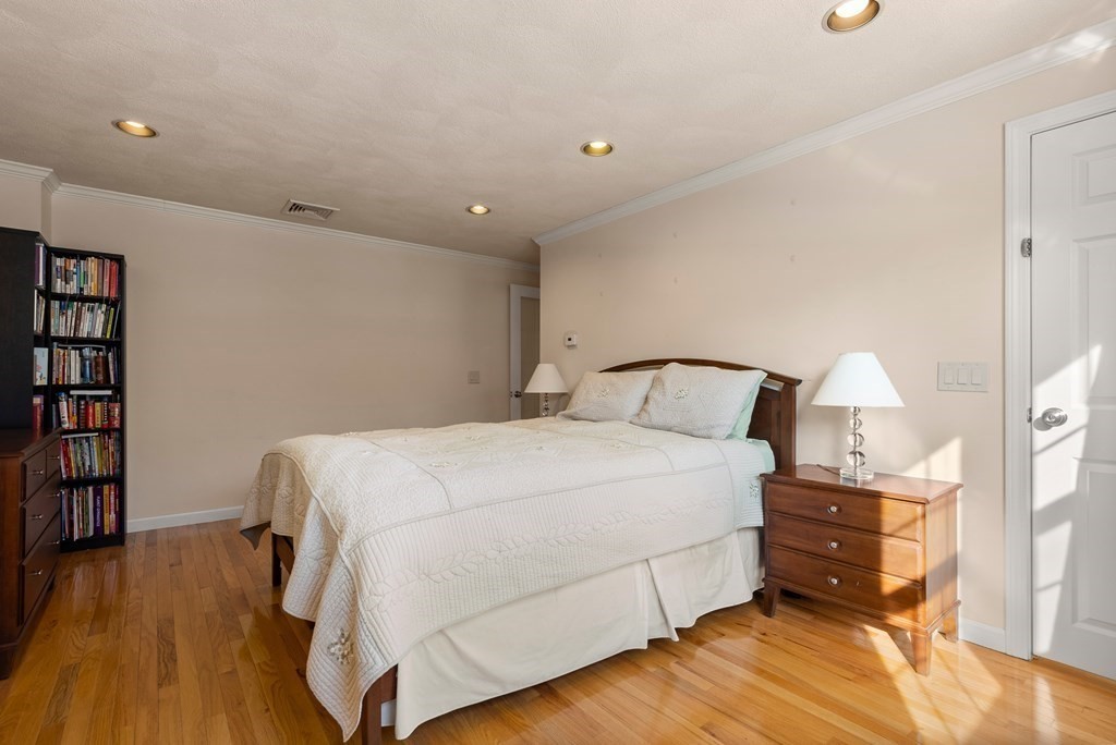53 Cottonwood Road Wellesley, MA 02482 - Photo 25 of 33