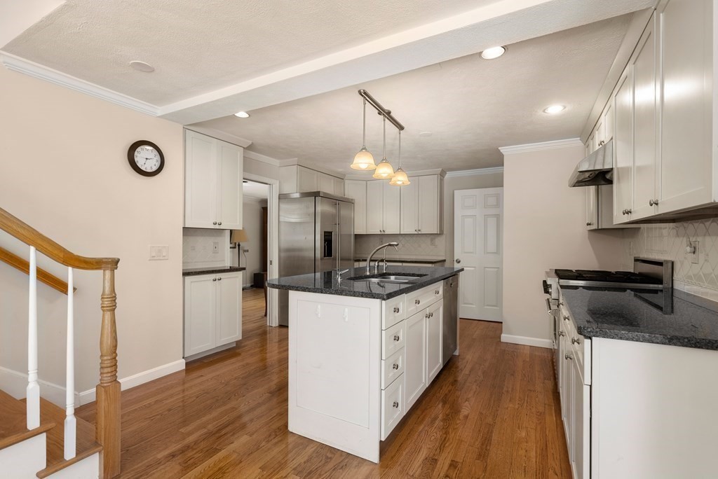 53 Cottonwood Road Wellesley, MA 02482 - Photo 8 of 33