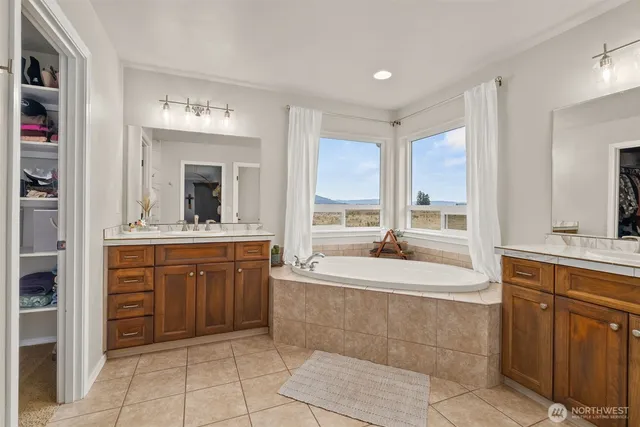 $1,250,000 | 16840 Melville Street Southeast, Tenino, WA 98589