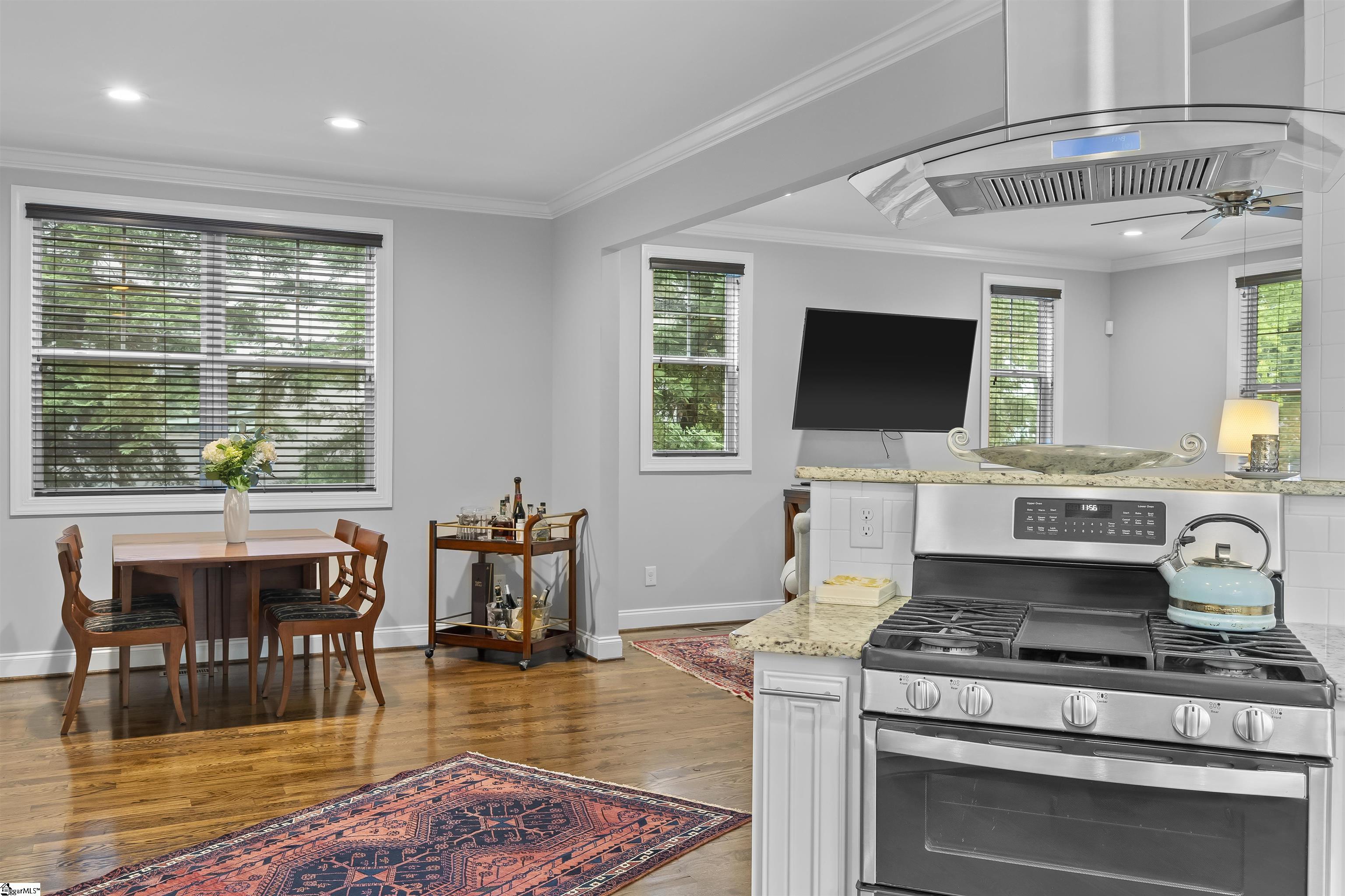 321 Sycamore Drive Greenville, SC 29607 - Photo 11 of 35