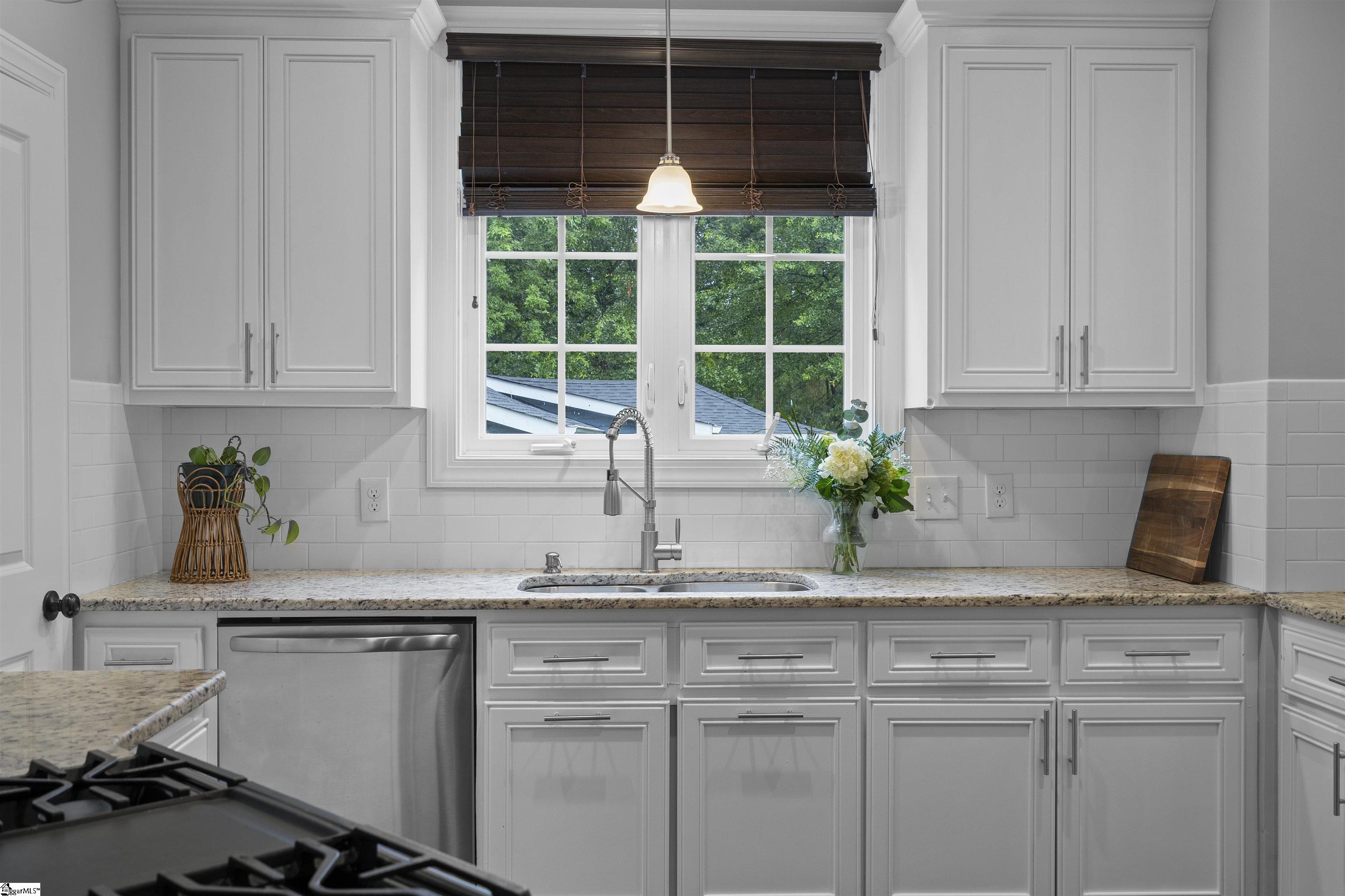 321 Sycamore Drive Greenville, SC 29607 - Photo 13 of 35 Range vent conveys AS IS, has power but not operable.