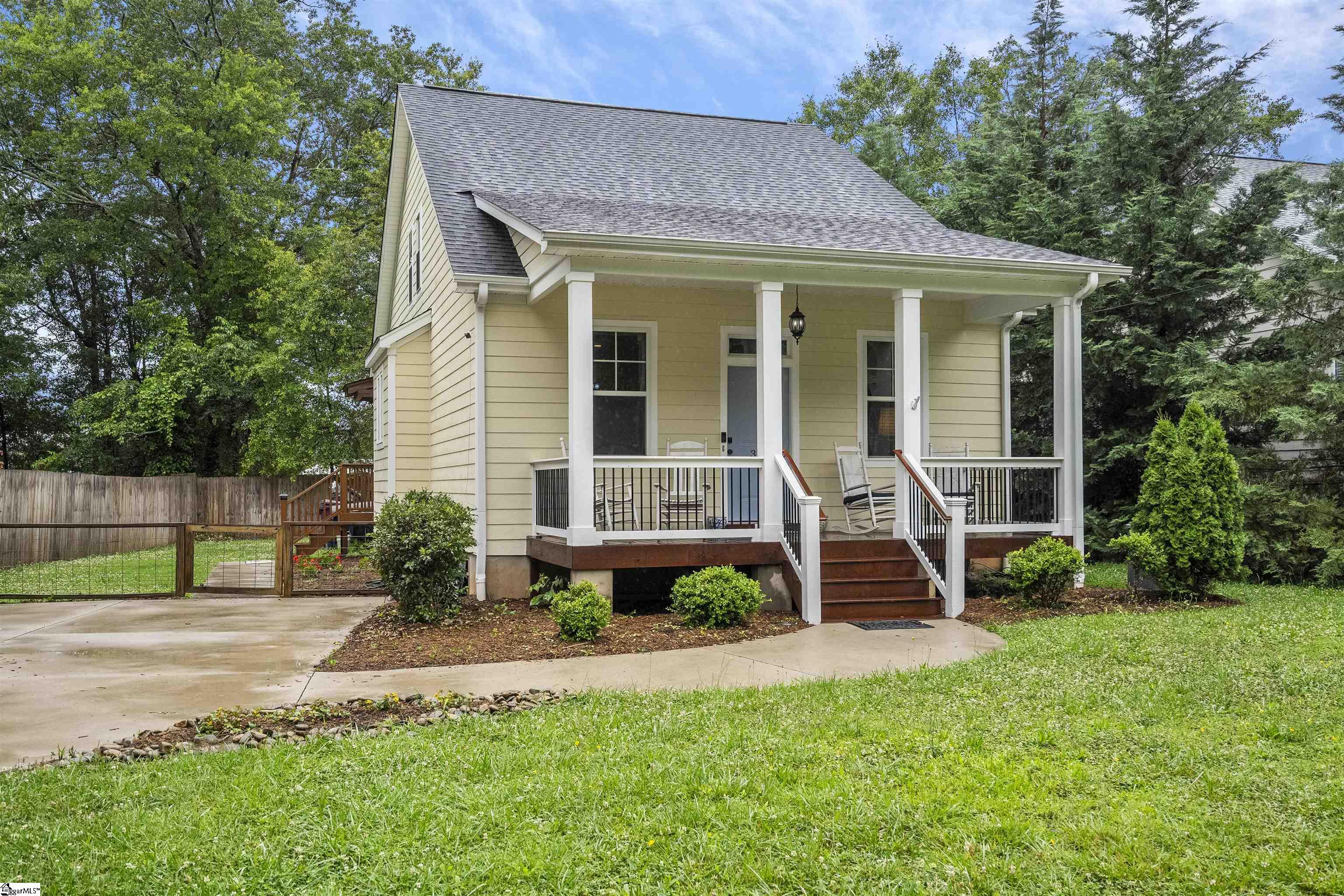 321 Sycamore Drive Greenville, SC 29607 - Photo 31 of 35