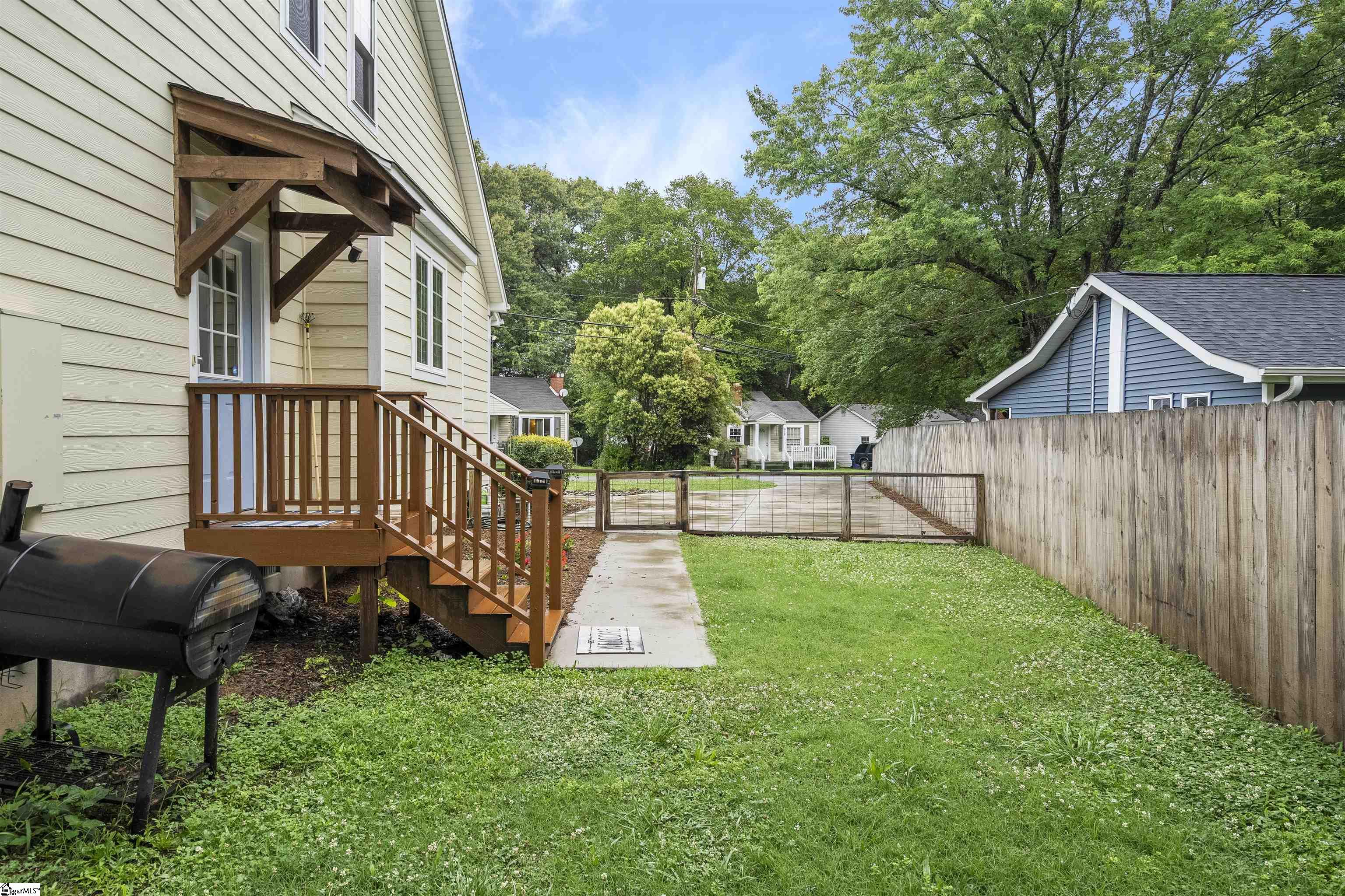 321 Sycamore Drive Greenville, SC 29607 - Photo 32 of 35