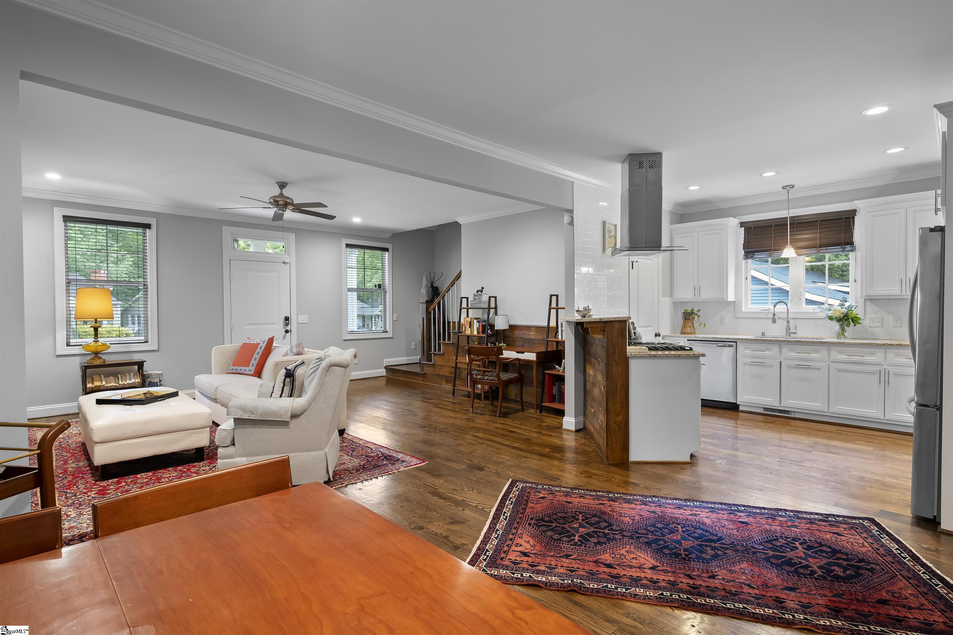 321 Sycamore Drive Greenville, SC 29607 - Photo 8 of 35