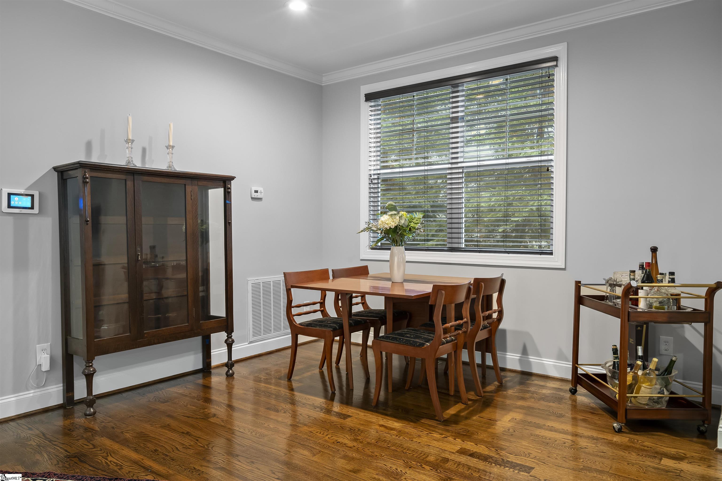 321 Sycamore Drive Greenville, SC 29607 - Photo 10 of 35