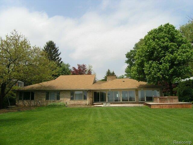 870 Lake Shore Road Grosse Pointe, MI 48236 - Photo 1 of 24 870 Lake Shore