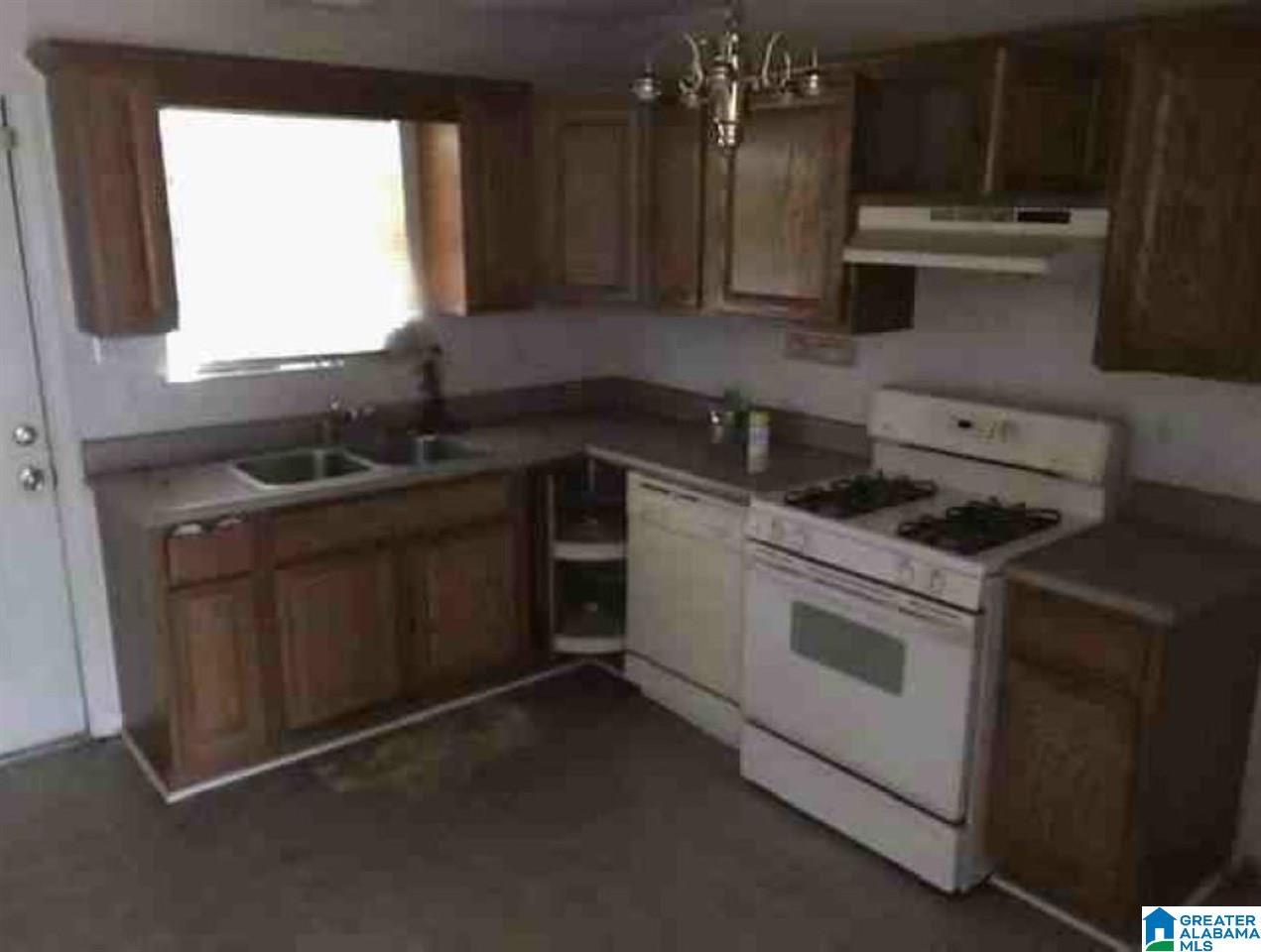 421 60th Street Fairfield, AL 35064 - Photo 8 of 12