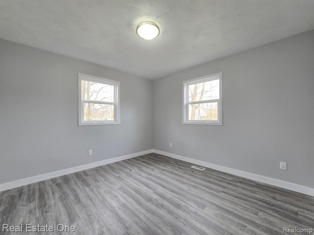 4912 Pleasant Grove Road Lansing, MI 48910 - Photo 15 of 24
