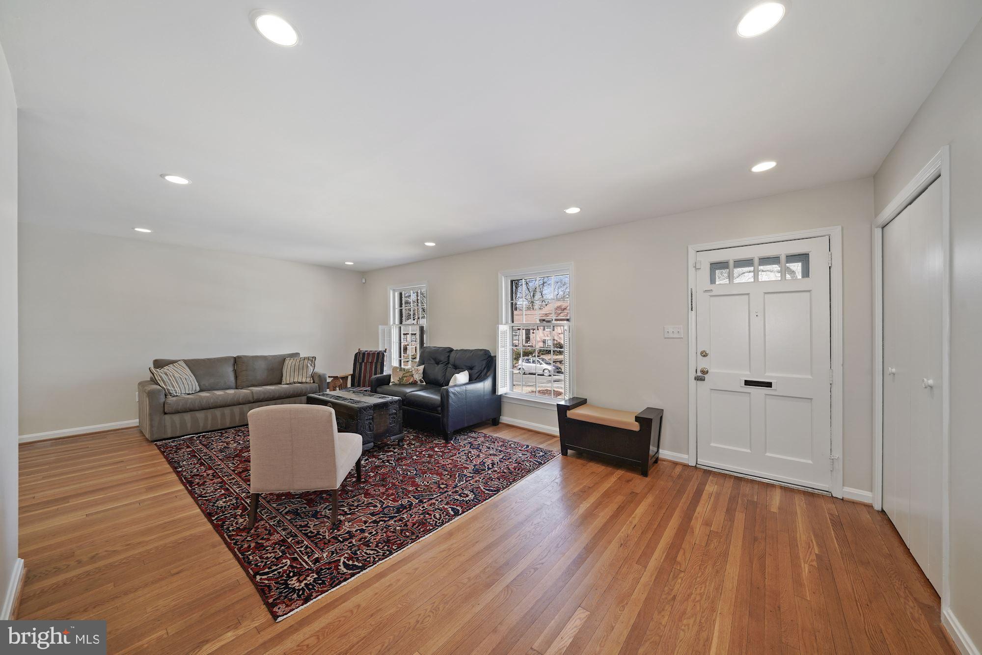 9709 Byeforde Road Kensington, MD 20895 - Photo 3 of 35 Sunny and Bright Living Room