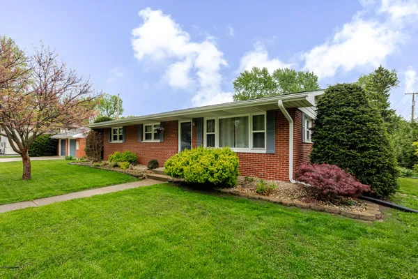 $345,000 | 401 South 15th Street, Chesterton, IN 46304