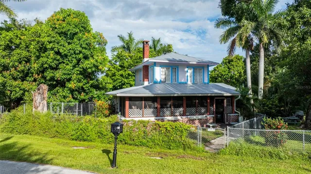 a bird view of a yard