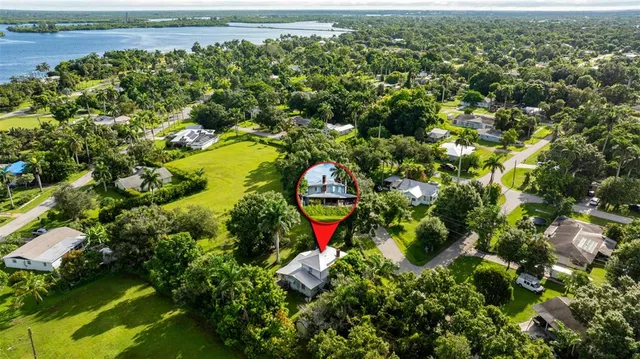 a view of a golf course