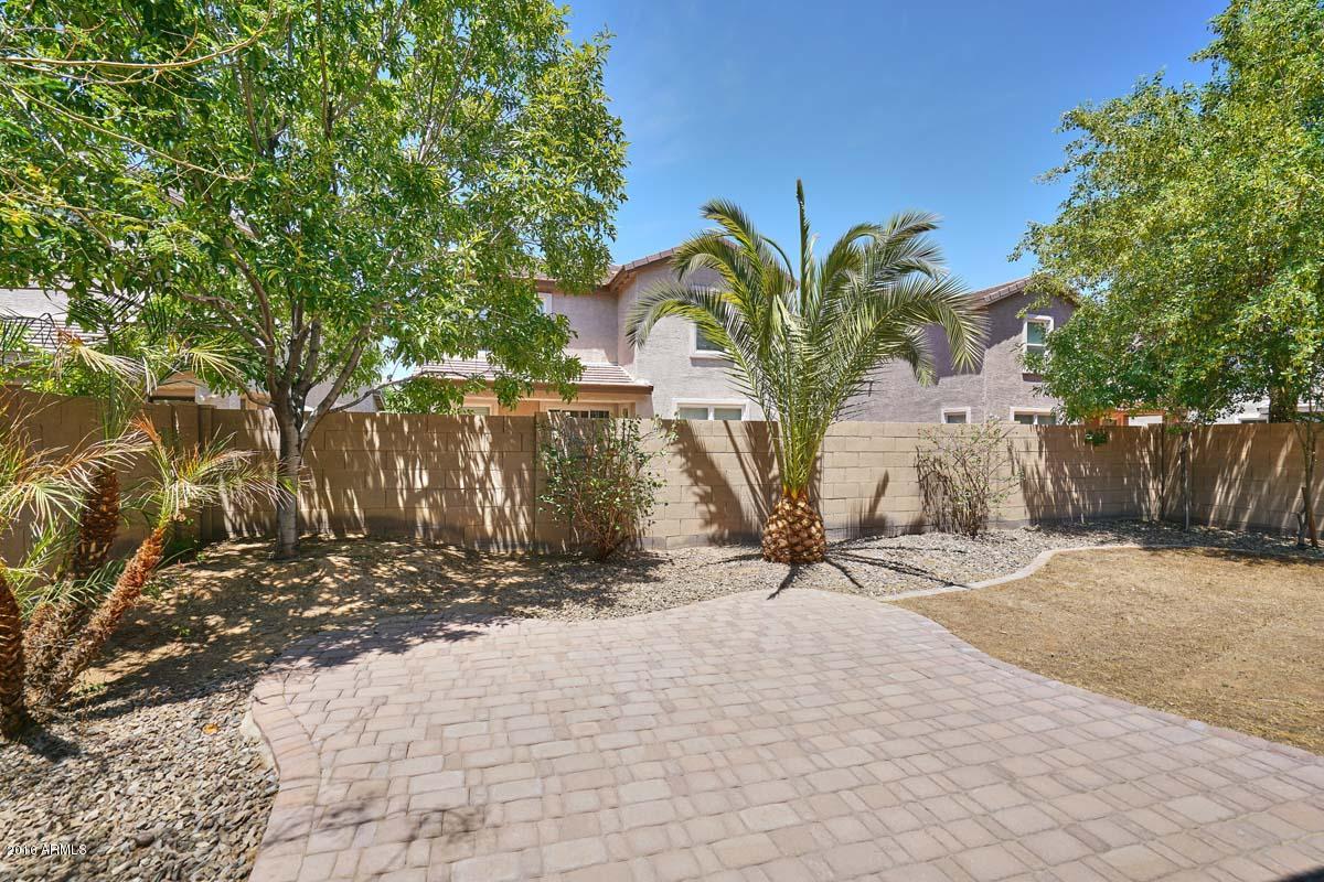 2316 East Fraktur Road Phoenix, AZ 85040 - Photo 6 of 37 Covered Patio View