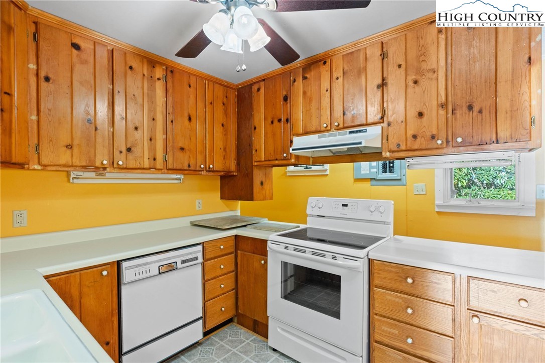 3740 Poplar Grove Road South Boone, NC 28607 - Photo 12 of 36 Gallery Image 12
