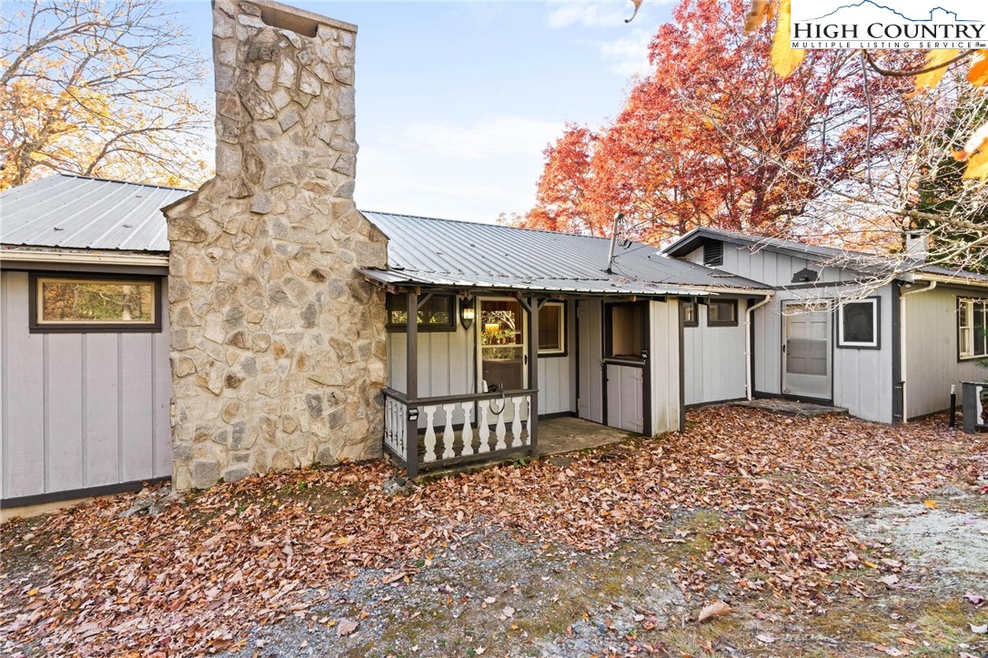 3740 Poplar Grove Road South Boone, NC 28607 - Photo 4 of 36 Gallery Image 4