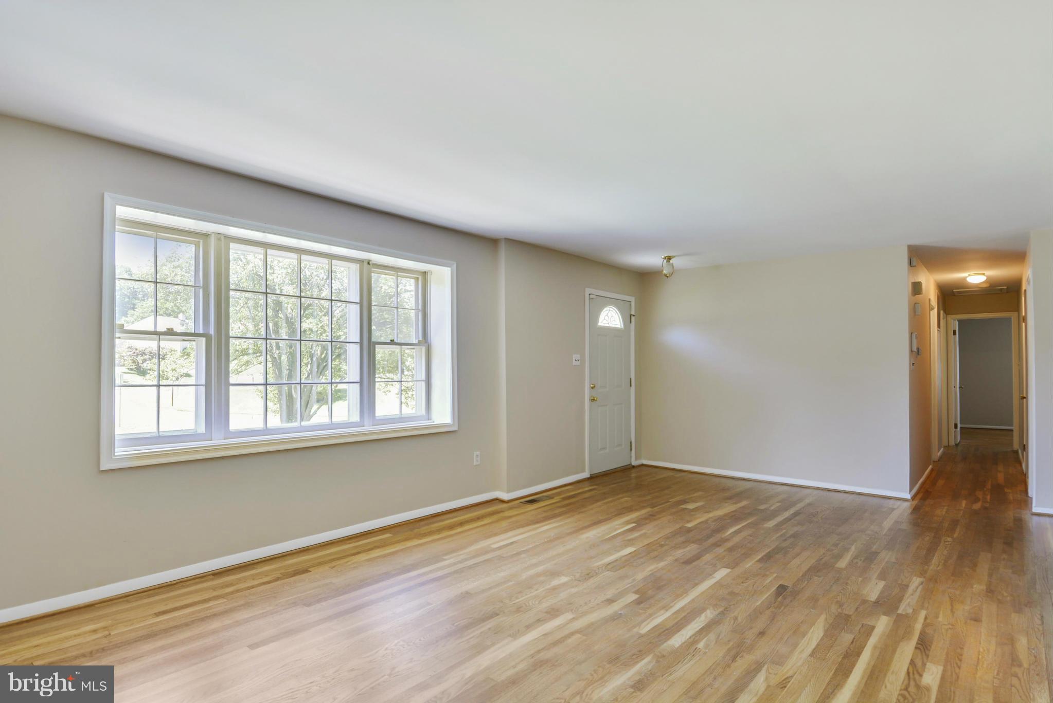 19436 Olney Mill Road Olney, MD 20832 - Photo 3 of 30 Living Room