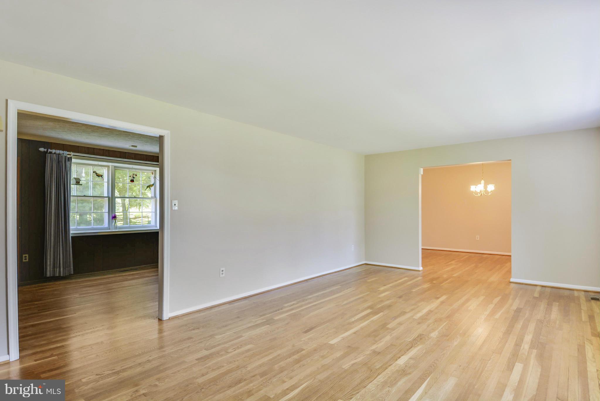 19436 Olney Mill Road Olney, MD 20832 - Photo 4 of 30 Living Room