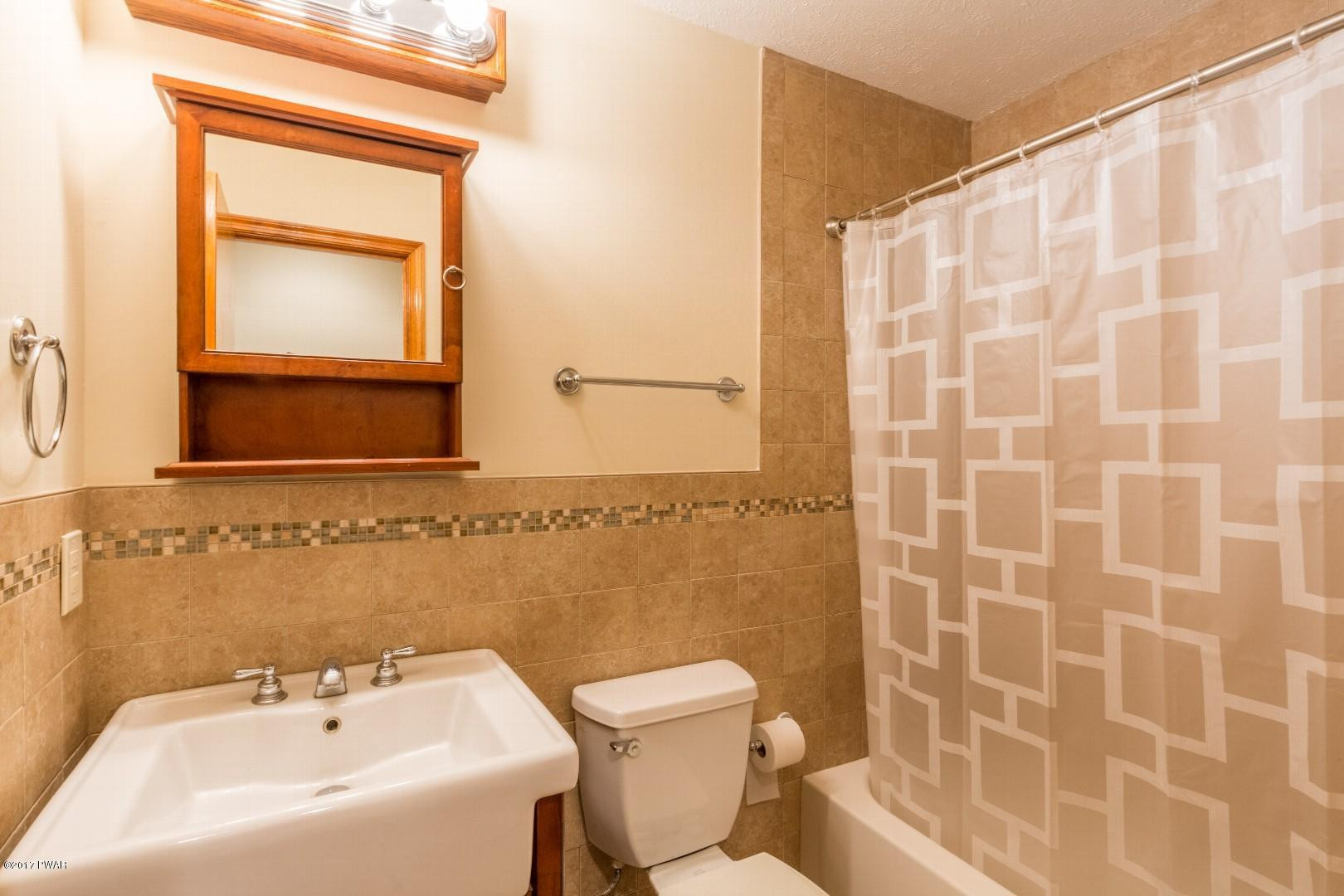 103 Price Street Bushkill, PA 18324 - Photo 17 of 21