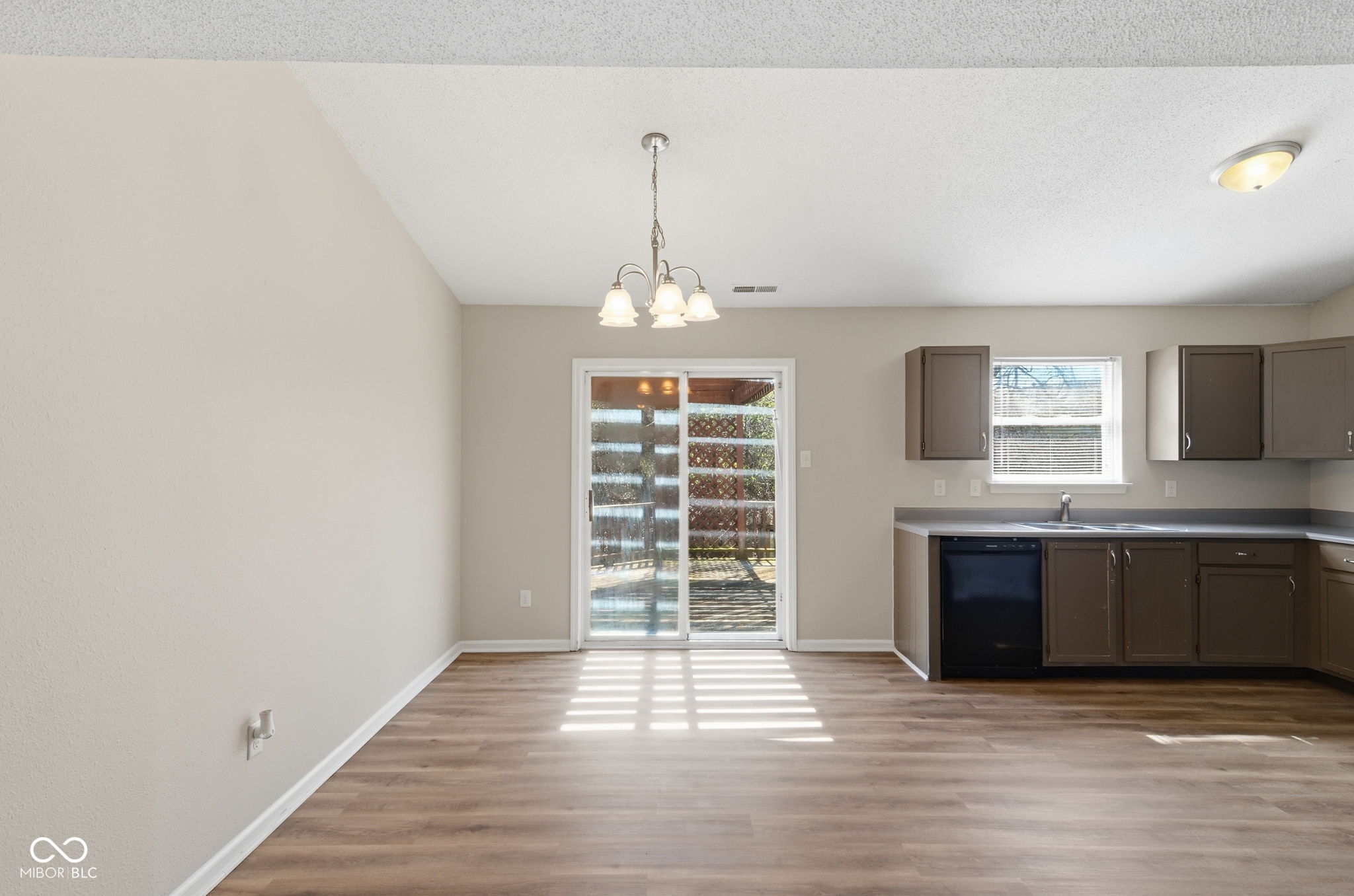 7433 Redcliff Road Indianapolis, IN 46256 - Photo 12 of 32