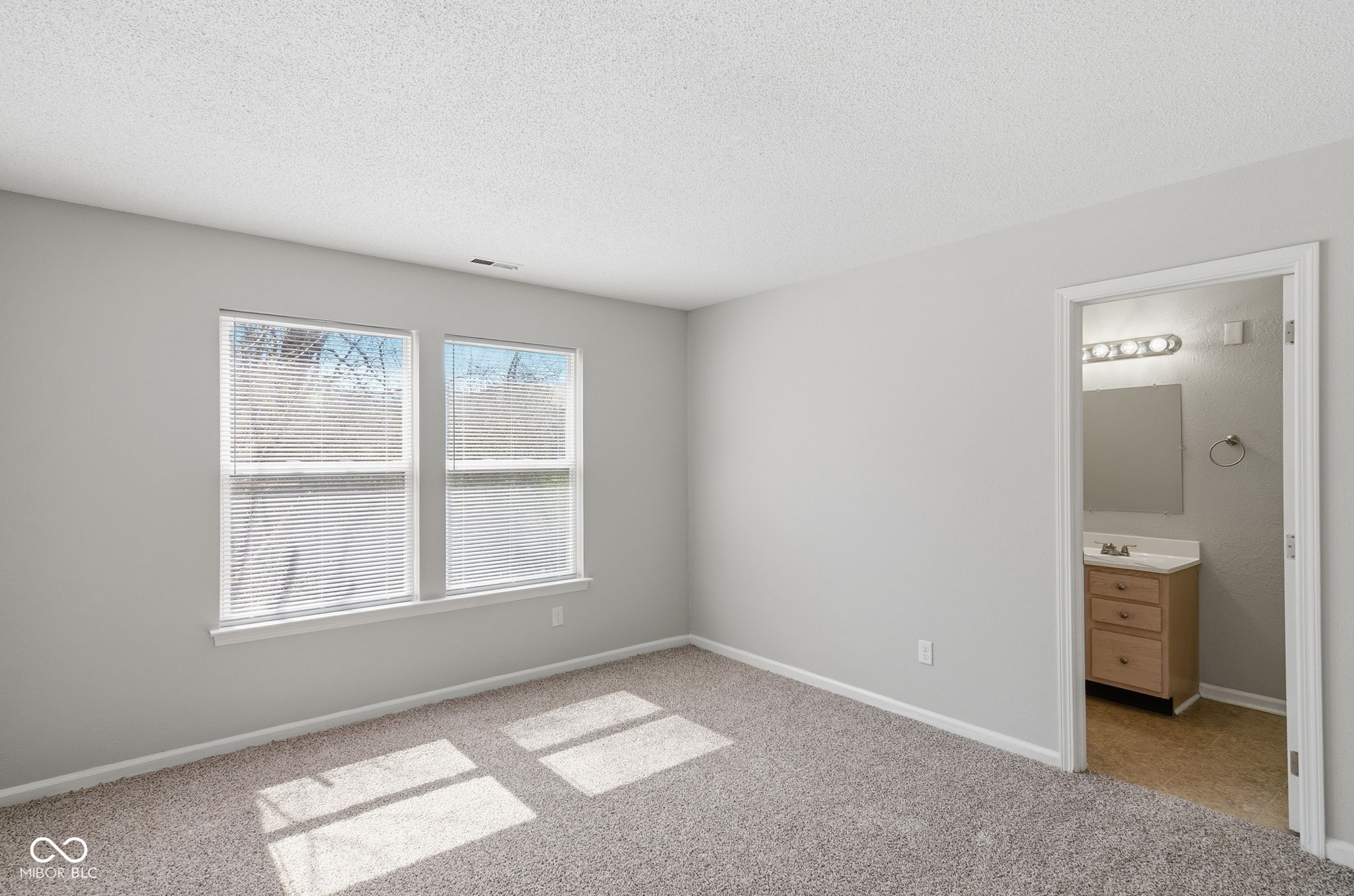 7433 Redcliff Road Indianapolis, IN 46256 - Photo 16 of 32