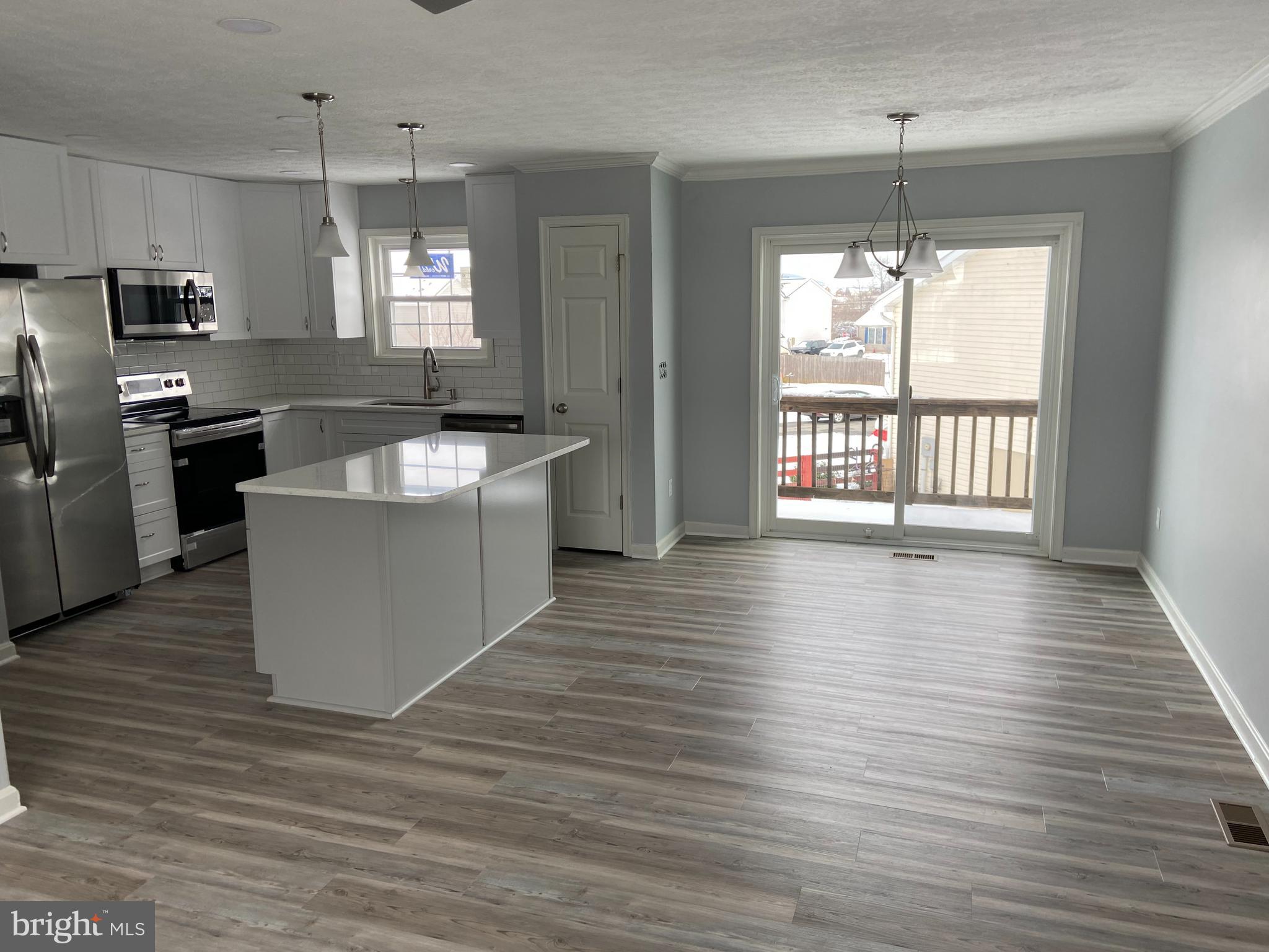 146 Robelei Drive Ranson, WV 25438 - Photo 4 of 35 Kichen/ Dinning Room Combo