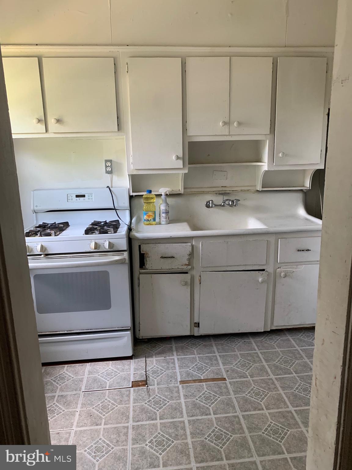 5221 Old Frederick Road Baltimore, MD 21229 - Photo 10 of 30