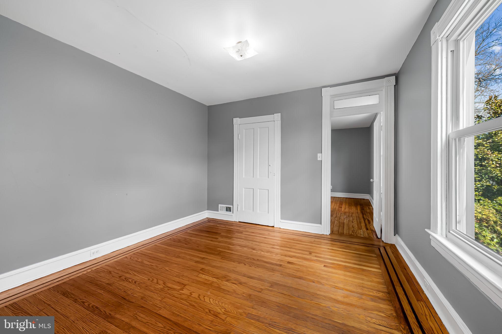 304 West Cold Spring Lane Baltimore, MD 21210 - Photo 22 of 34 Bright and airy blank canvas room.