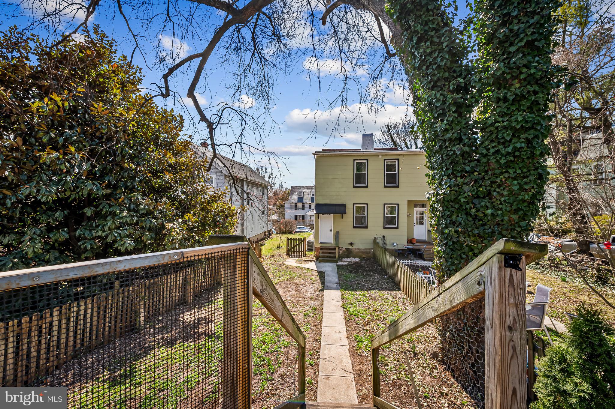 304 West Cold Spring Lane Baltimore, MD 21210 - Photo 33 of 34 Charming backyard retreat awaits you.