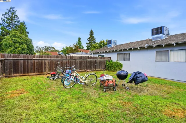 a view of garden with patio